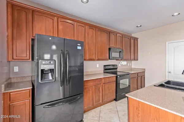 $2,250 | 4937 North 108th Avenue, Phoenix, AZ 85037