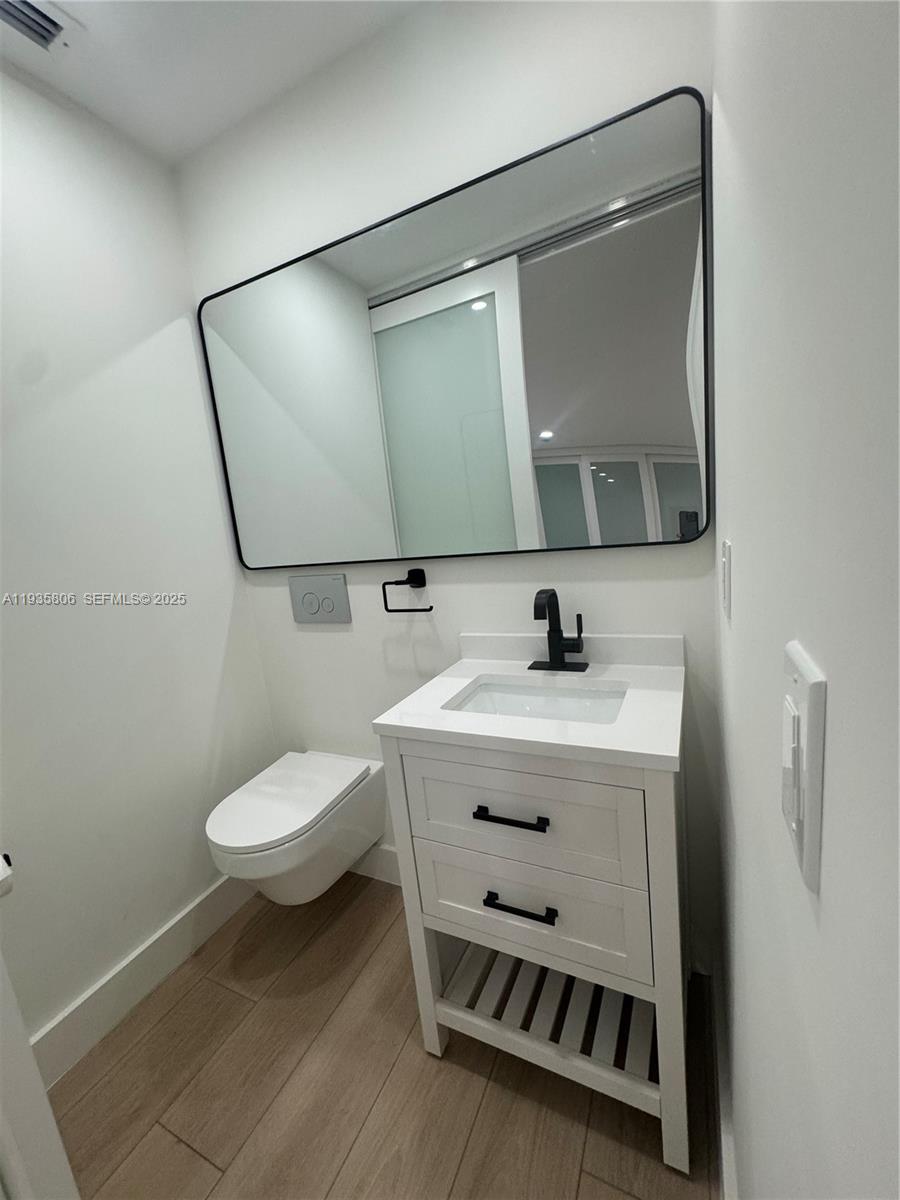 828 El Rado Street Coral Gables, FL 33134 - Photo 8 of 11