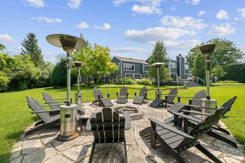 $1,949,000 | 620 West Old Elm Road, Lake Forest, IL 60045