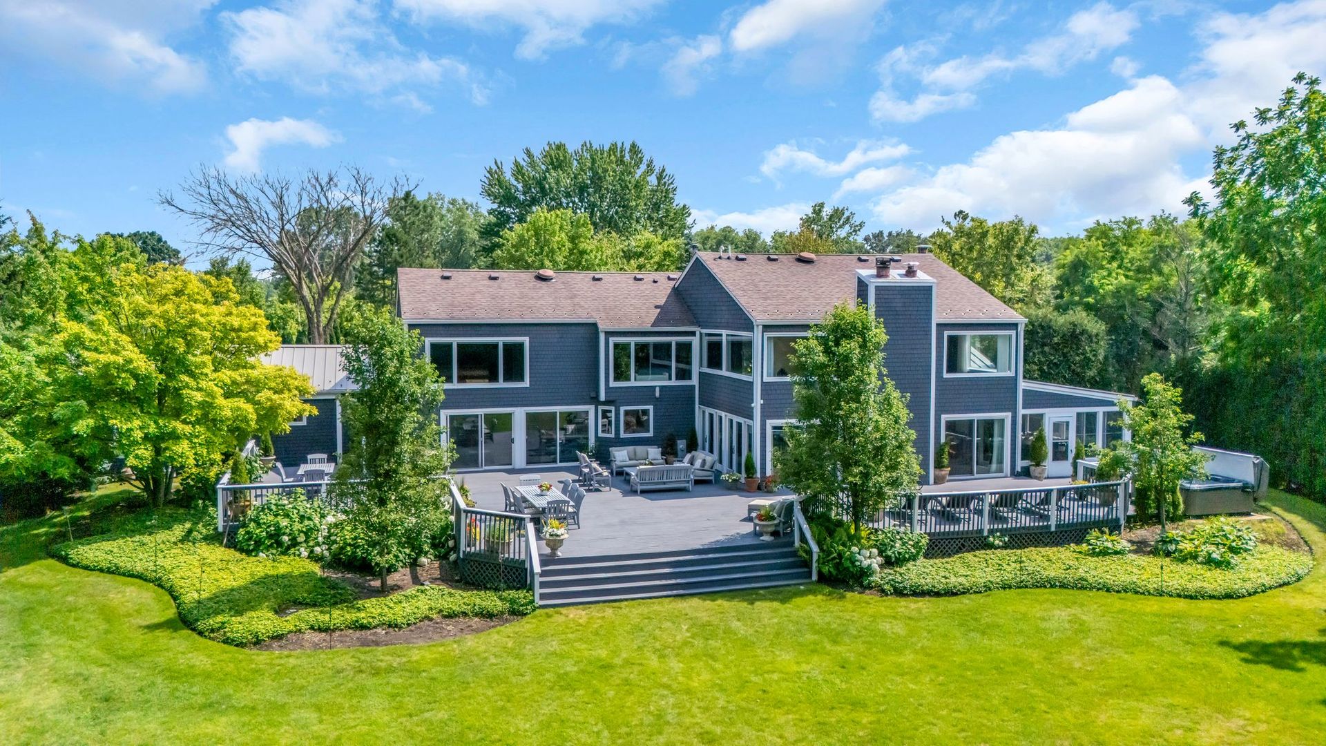 620 West Old Elm Road Lake Forest, IL 60045 - Photo 64 of 77 a front view of a house with garden