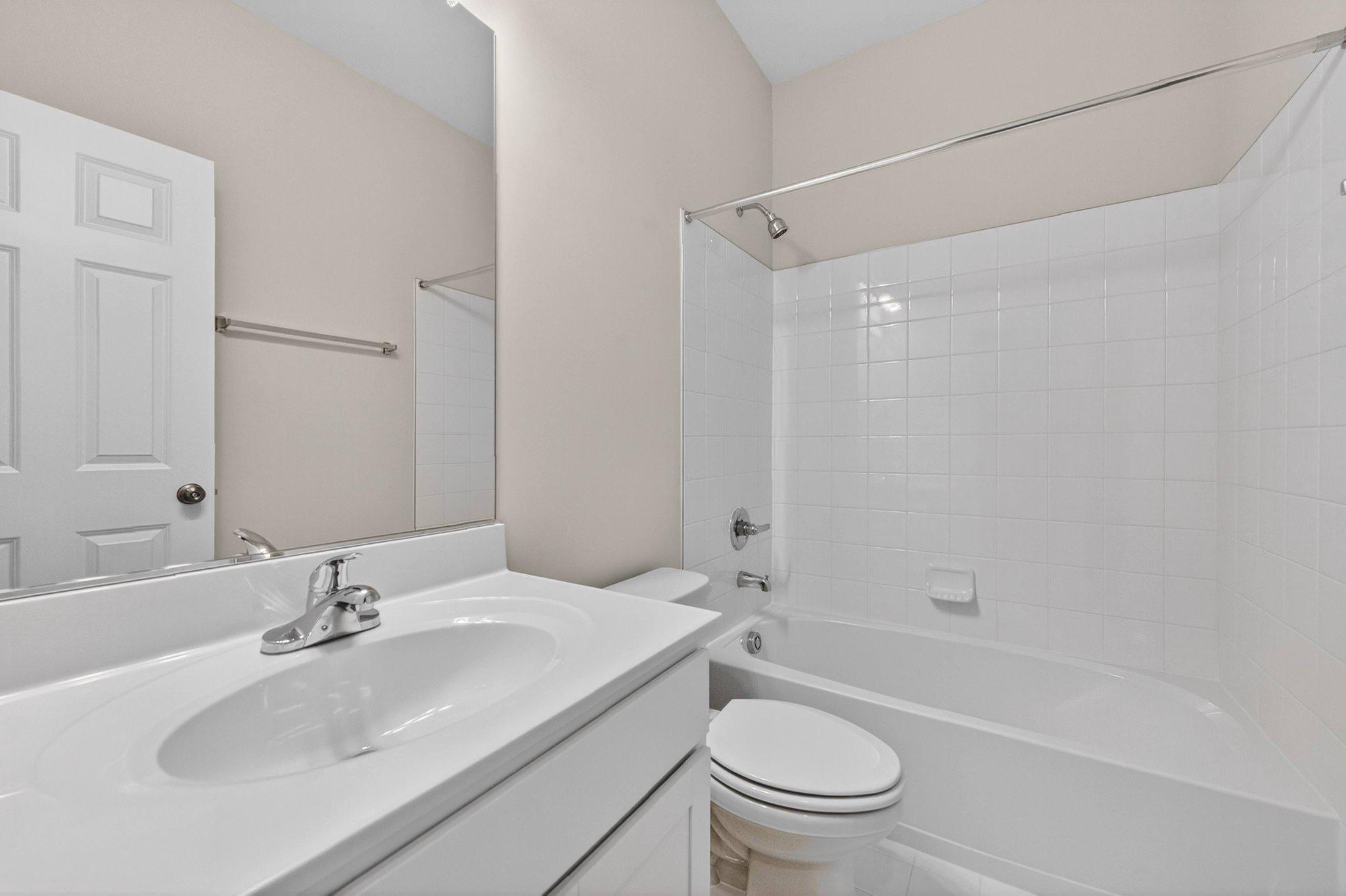 109 Gelding Way Stephenson, VA 22656 - Photo 17 of 28 Second Full Upstairs Bath