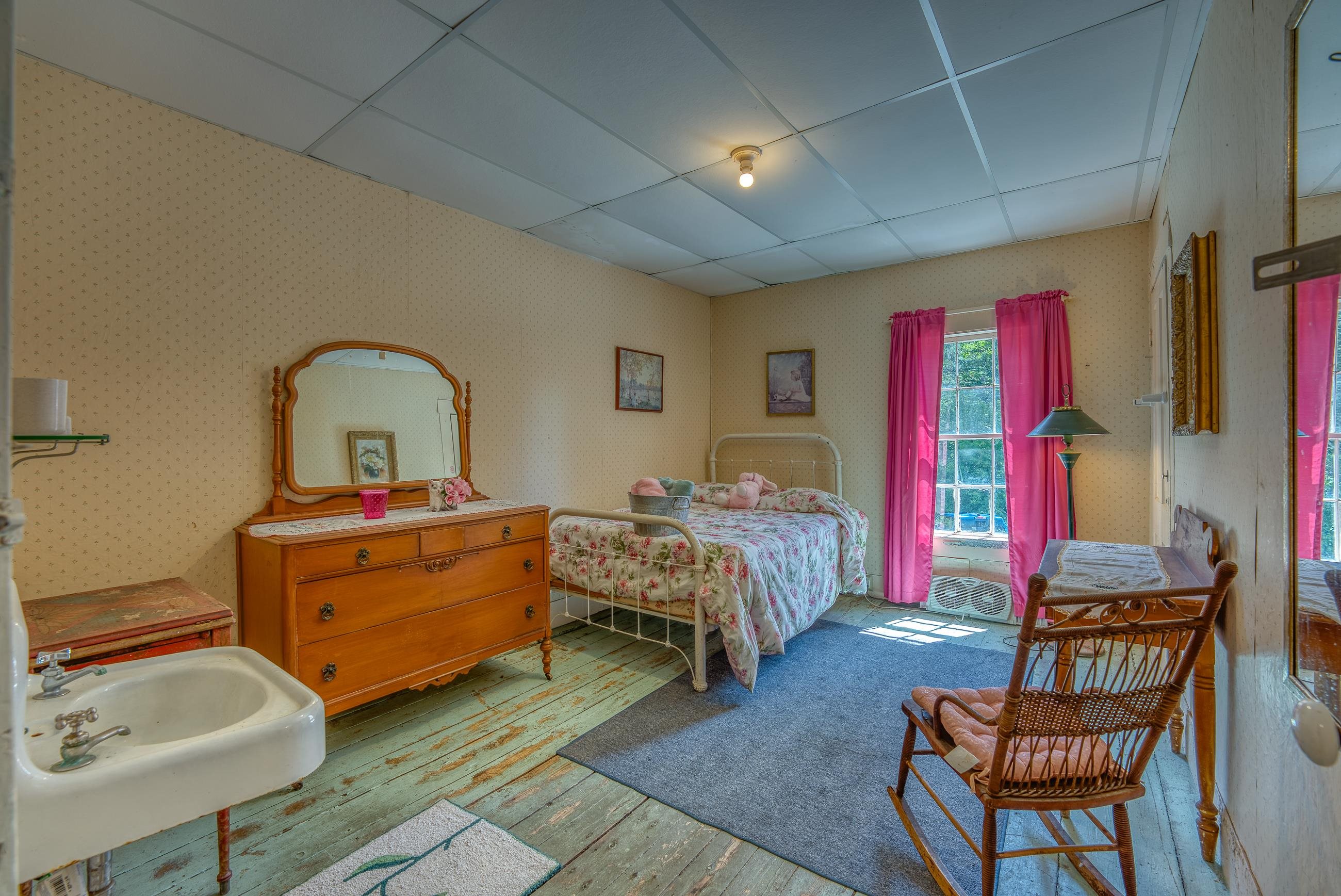 53 Jefferson Road Whitefield, NH 03598 - Photo 23 of 33