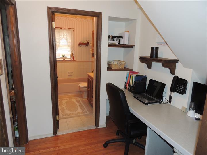 713 Dunmore Road Philadelphia, PA 19115 - Photo 15 of 25 Den
