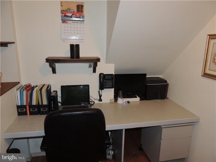 713 Dunmore Road Philadelphia, PA 19115 - Photo 16 of 25 Den