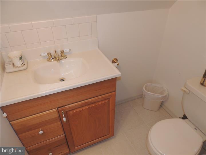 713 Dunmore Road Philadelphia, PA 19115 - Photo 22 of 25 Half Bath