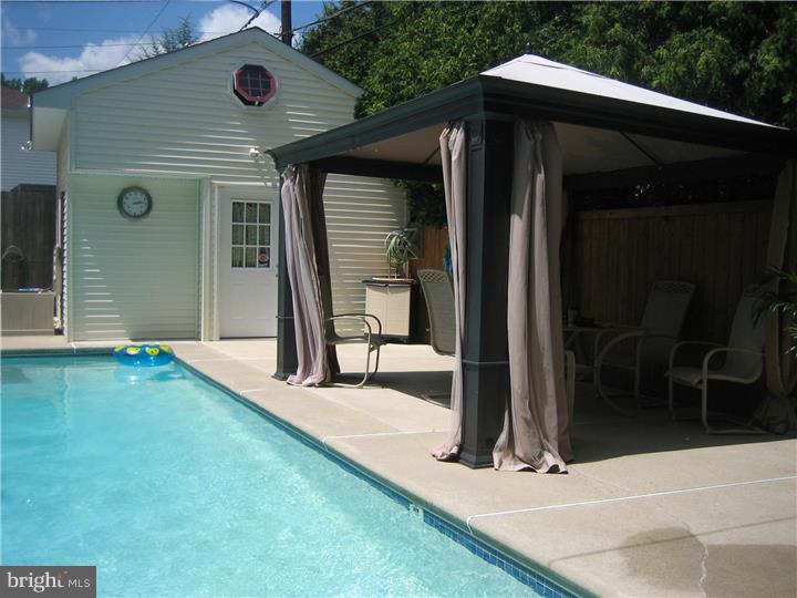 713 Dunmore Road Philadelphia, PA 19115 - Photo 25 of 25 Pool