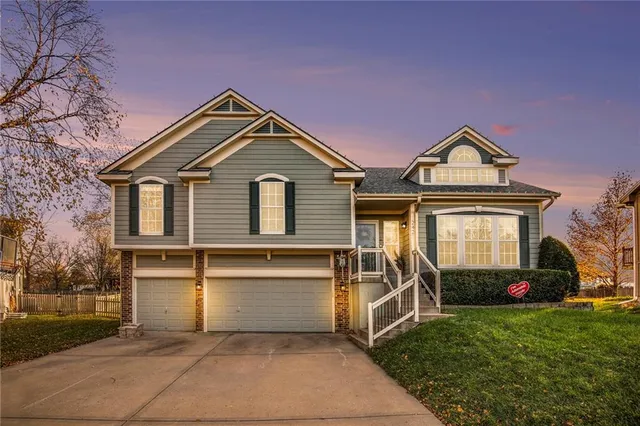 $410,000 | 2421 Northeast Carousel Court, Lee's Summit, MO 64086