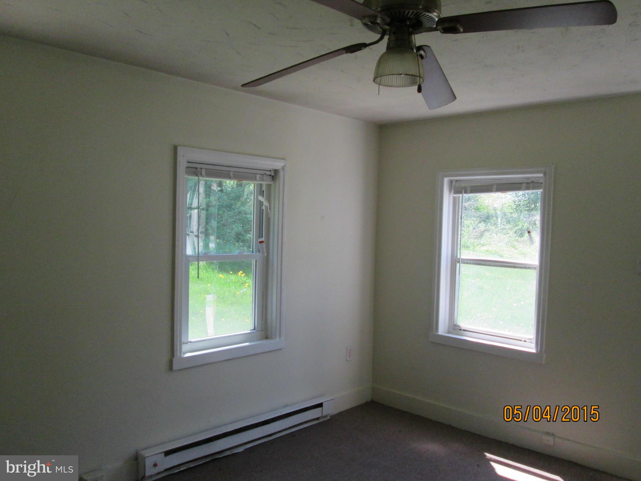 4202 Prices Distillery Road Ijamsville, MD 21754 - Photo 3 of 5 Living Room