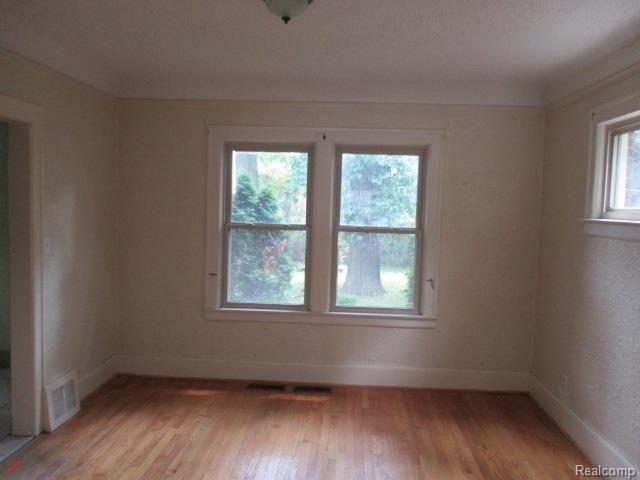 22123 Roxford Street Detroit, MI 48219 - Photo 16 of 26 261-850337 Dining Rm (2).jpg