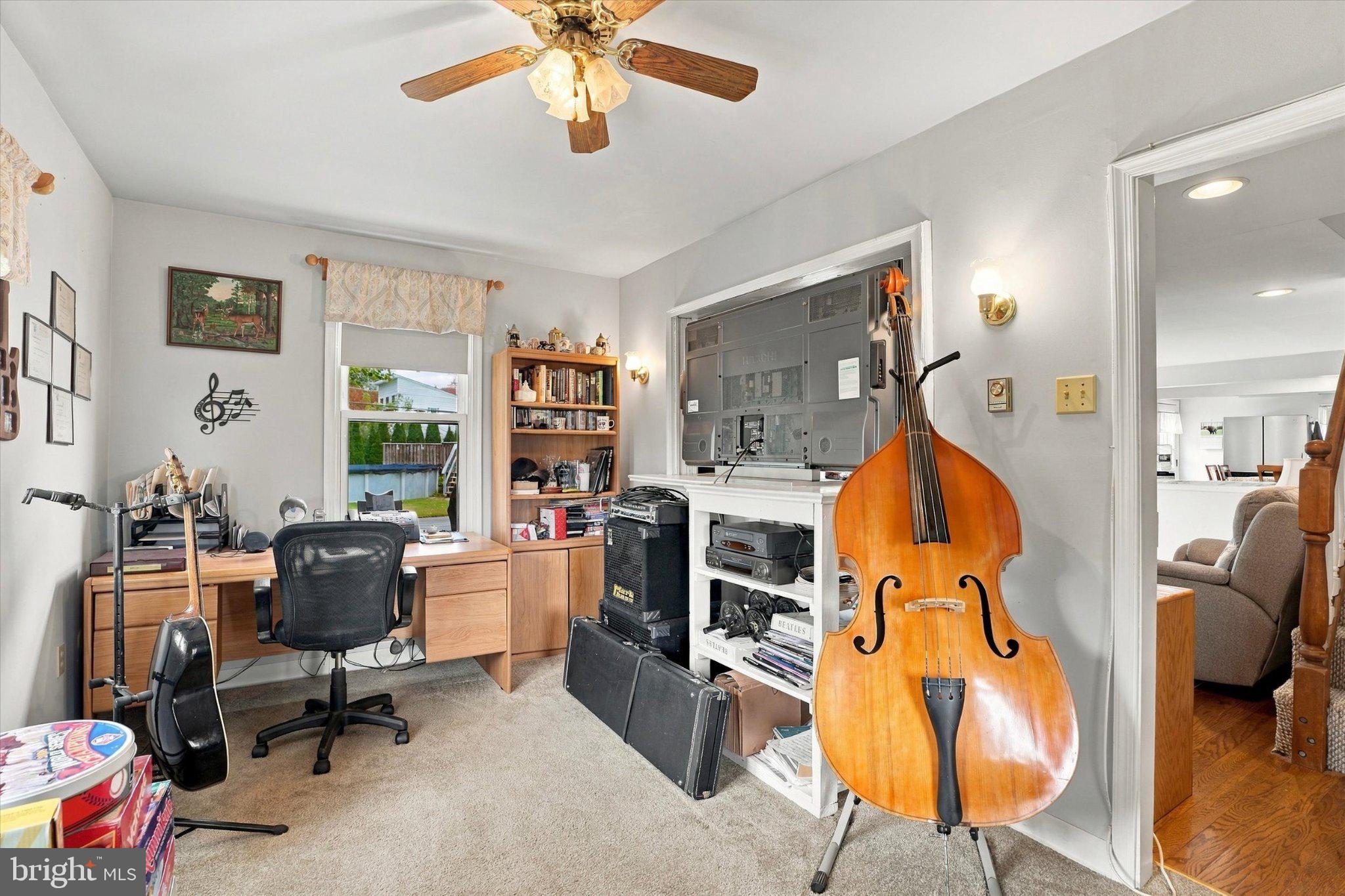 43 Greene Road Warminster, PA 18974 - Photo 7 of 23 Office/Den