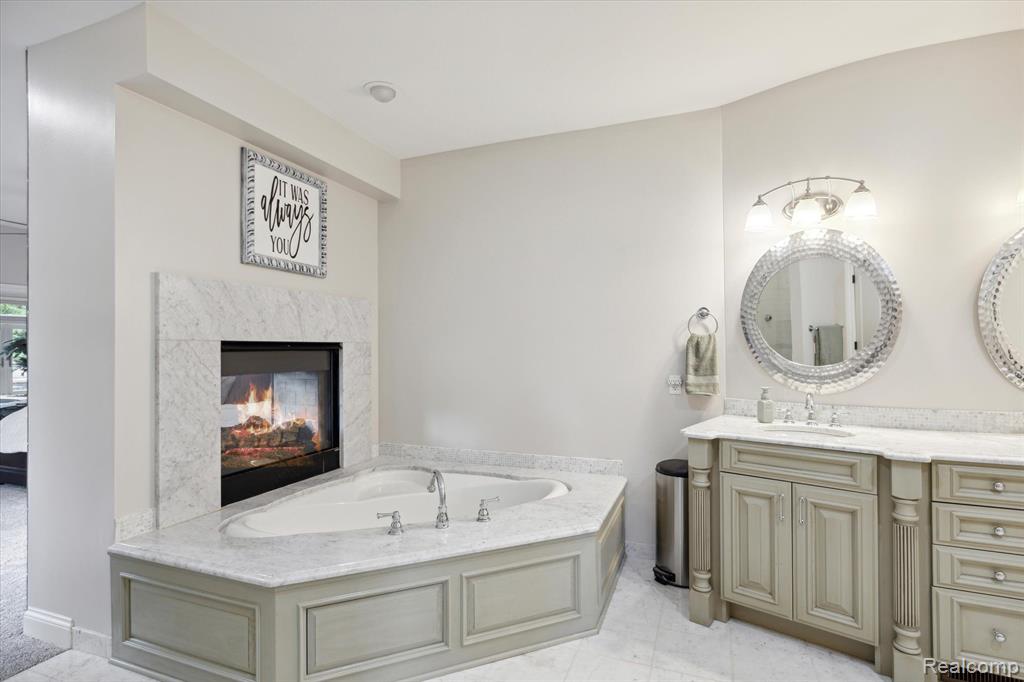 10205 Fenton Road Fenton, MI 48430 - Photo 29 of 96