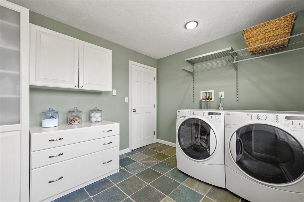 11 Cranbrook Road Shrewsbury, MA 01545 - Photo 23 of 39 Gallery Image 23