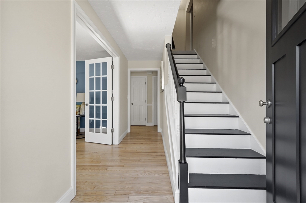 11 Cranbrook Road Shrewsbury, MA 01545 - Photo 4 of 39 Gallery Image 4