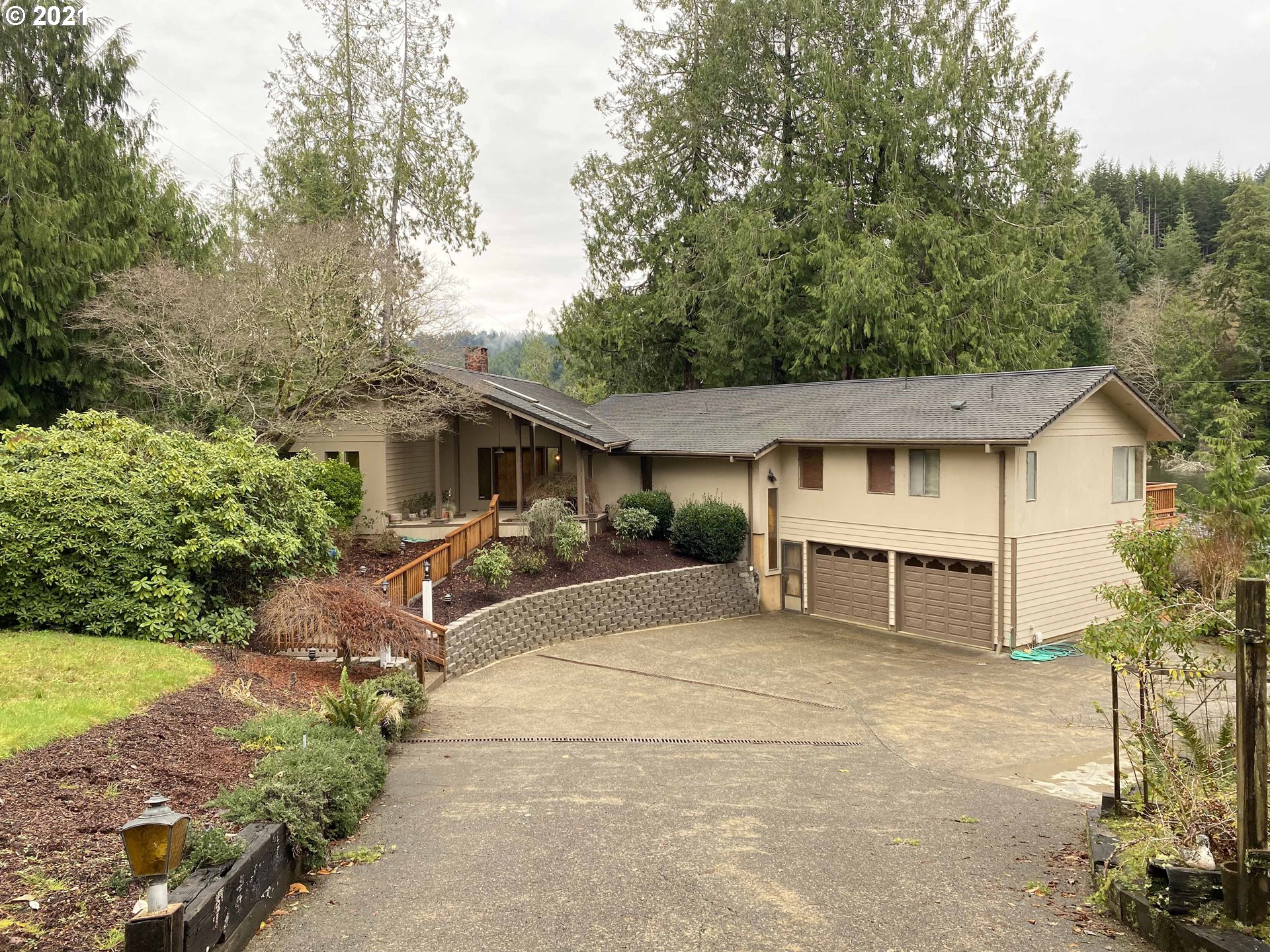 88815 Rhododendron Lane Florence, OR 97439 - Photo 1 of 28 Gallery Image 1