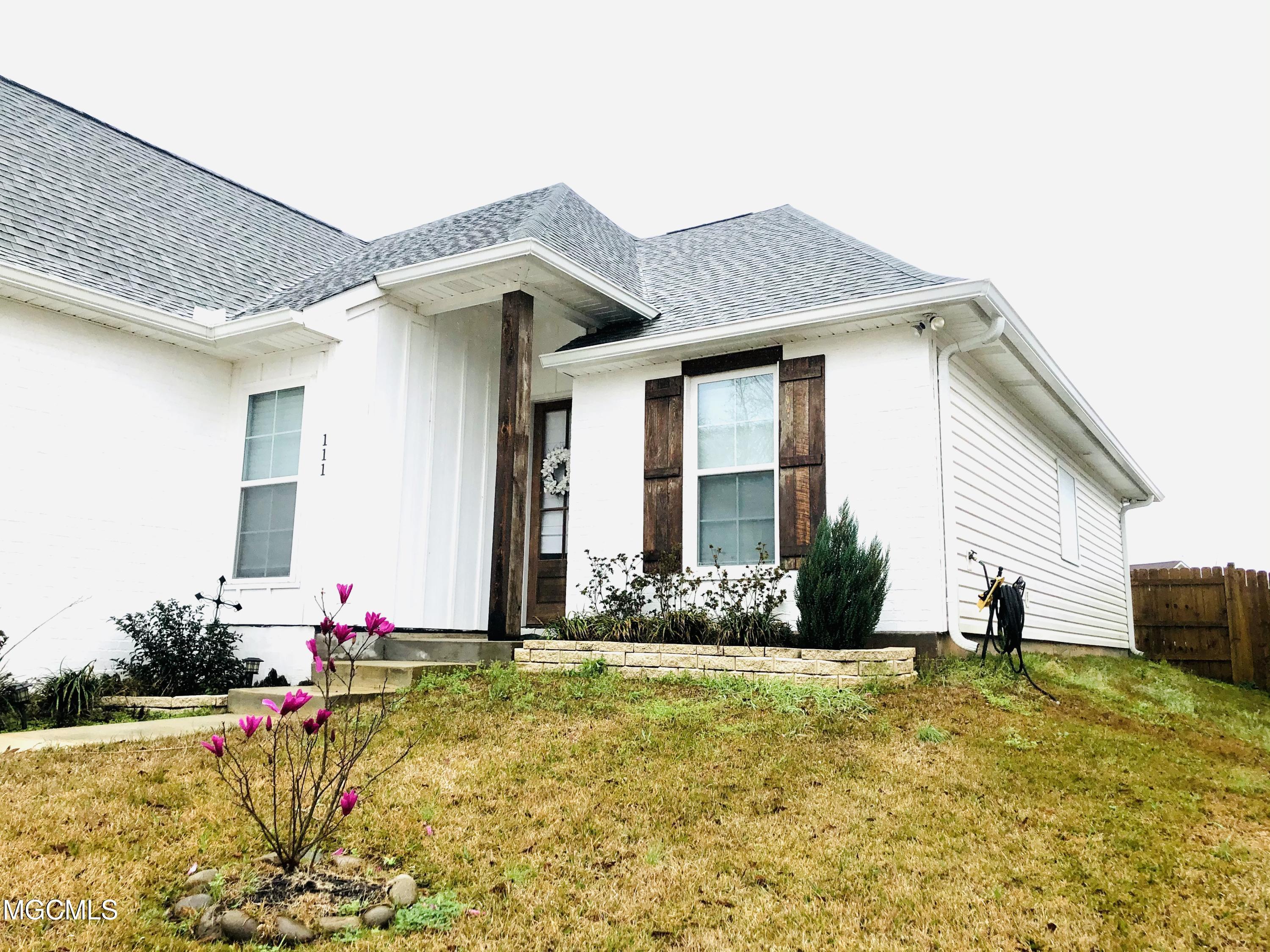 111 Rue St Germaine Carriere, MS 39426 - Photo 2 of 29 A1E35F1C-4F33-4810-934C-CED1ABB4C6FB