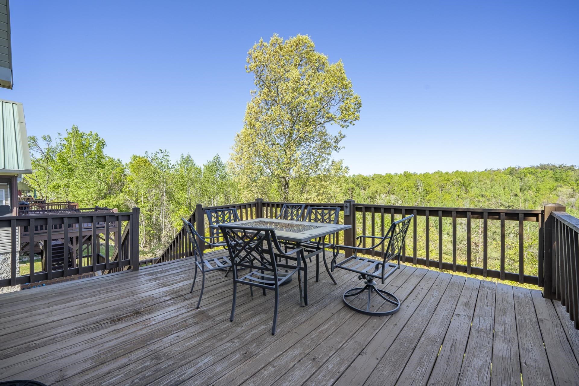 9 Mountain View Iuka, MS 38852 - Photo 25 of 32 Deck with outdoor dining area