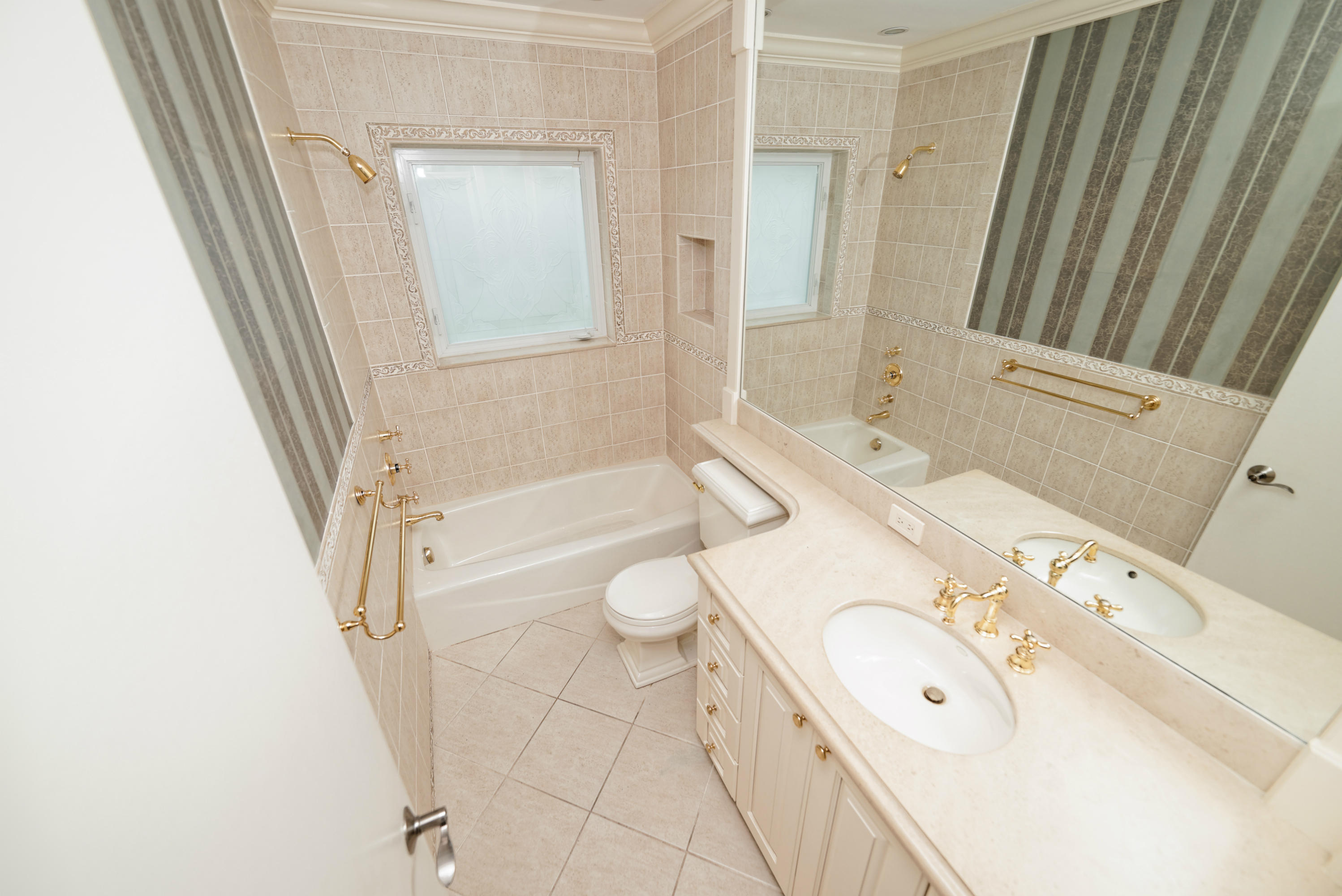 1266 Walnut Terrace Boca Raton, FL 33486 - Photo 32 of 44 Bathroom