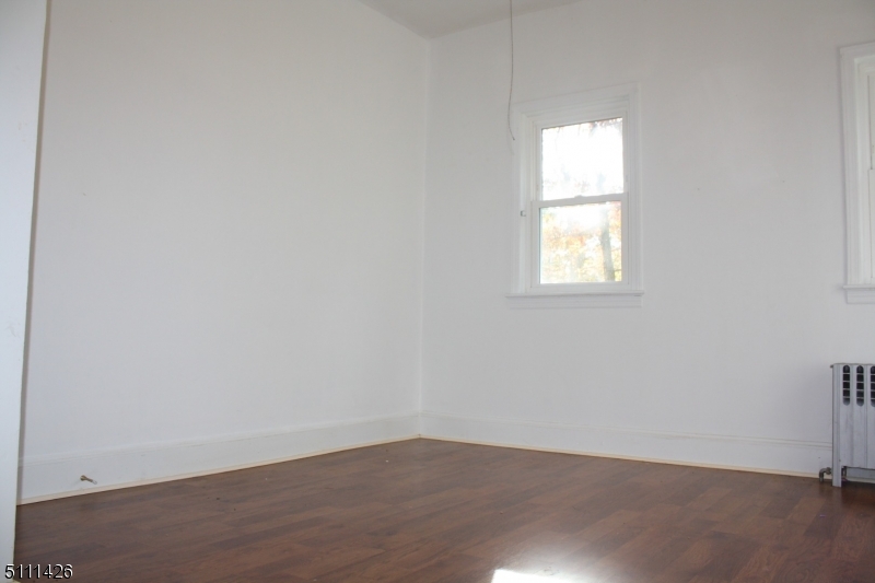 245 Millbrook Road Washington, NJ 07882 - Photo 25 of 34 an empty room with a window