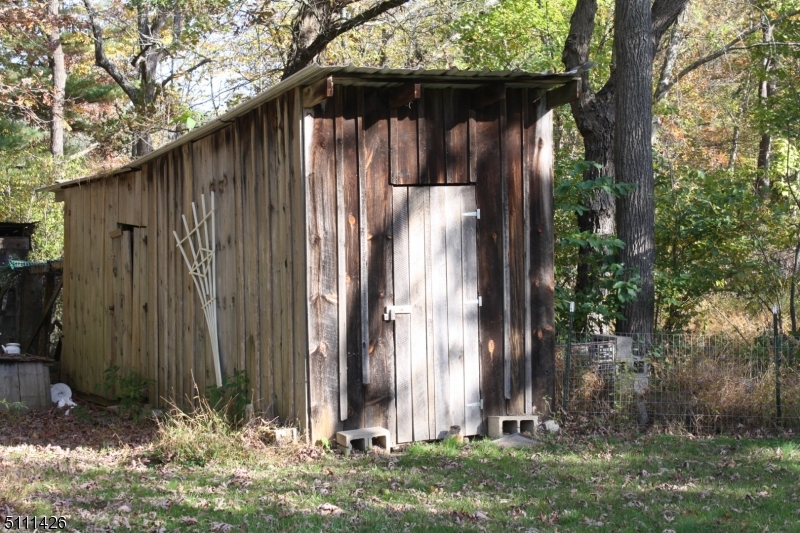 245 Millbrook Road Washington, NJ 07882 - Photo 30 of 34 a backyard of a house