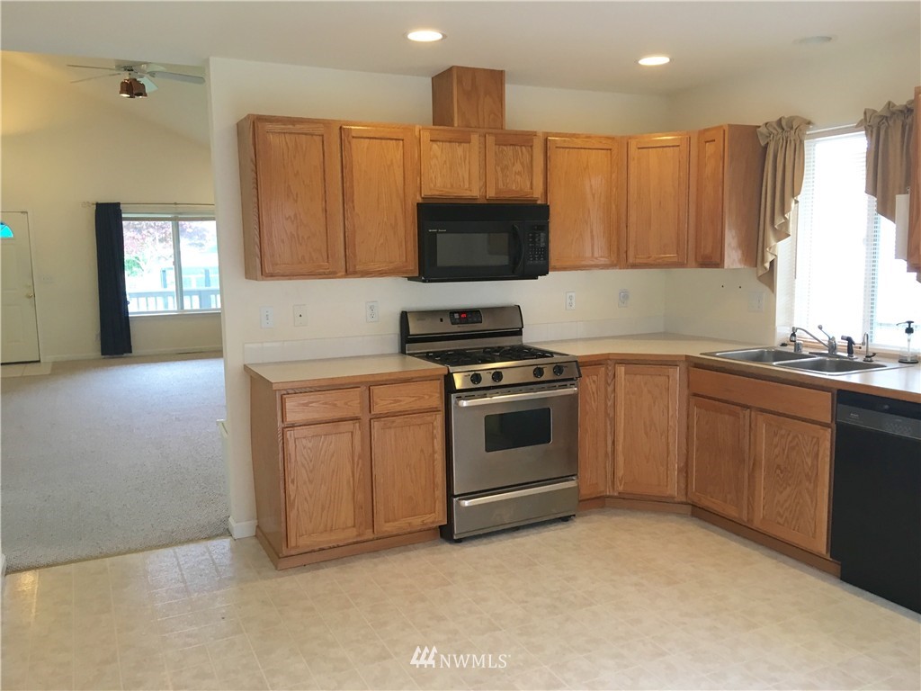 2710 Rickey Road Bremerton, WA 98310 - Photo 6 of 16