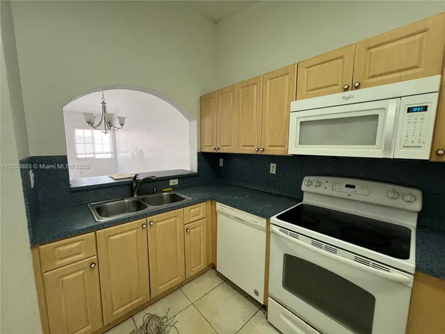 $219,000 | 1250 Southeast 28th Court, Unit 203, Homestead, FL 33035