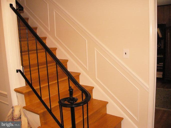 9608 Hall Road Potomac, MD 20854 - Photo 11 of 20 Staircase