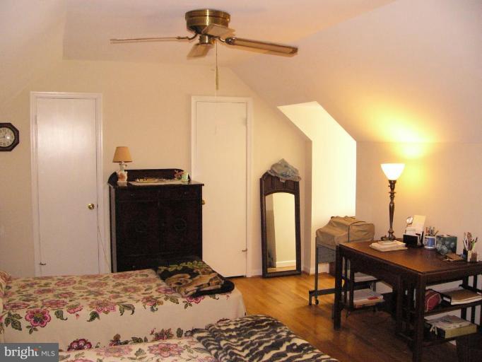 9608 Hall Road Potomac, MD 20854 - Photo 12 of 20 Bedroom #2