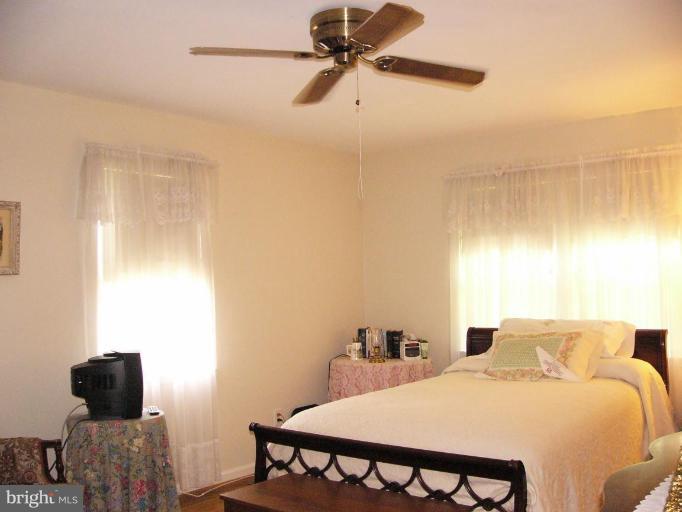 9608 Hall Road Potomac, MD 20854 - Photo 15 of 20 Master Bedroom