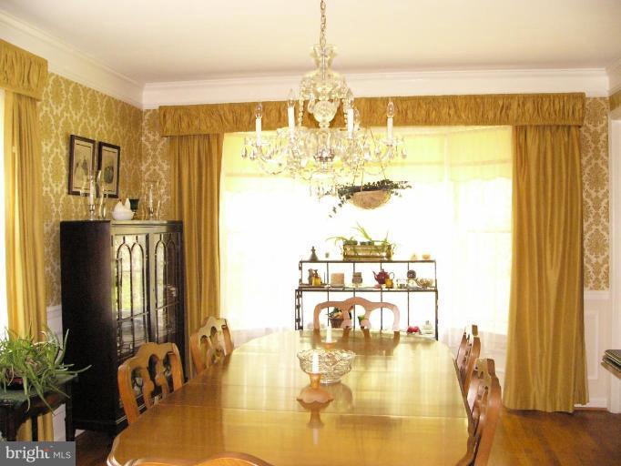 9608 Hall Road Potomac, MD 20854 - Photo 8 of 20 Dining Room #2