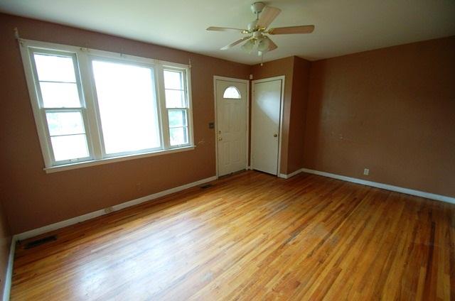 3712 Bakertown Road Nashville, TN 37211 - Photo 2 of 9 Open living room