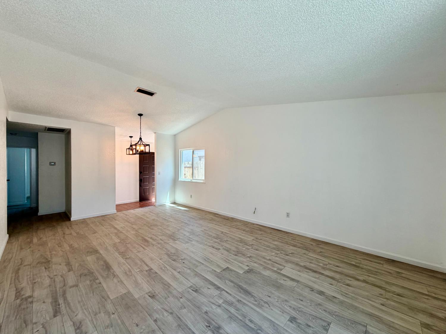 158 East Grant Line Road Tracy, CA 95376 - Photo 4 of 18