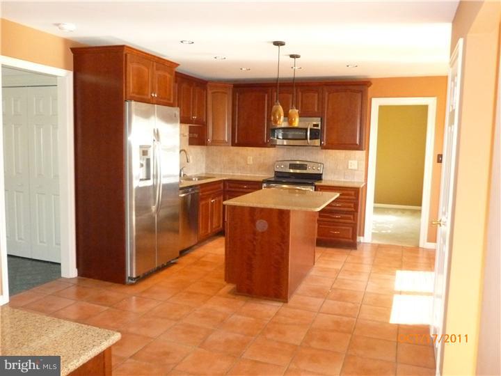 431 North Manor Road Elverson, PA 19520 - Photo 5 of 25 Kitchen