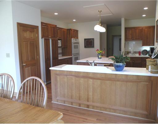 183 Hill Place Road Venetia, PA 15367 - Photo 7 of 18 Kitchen.