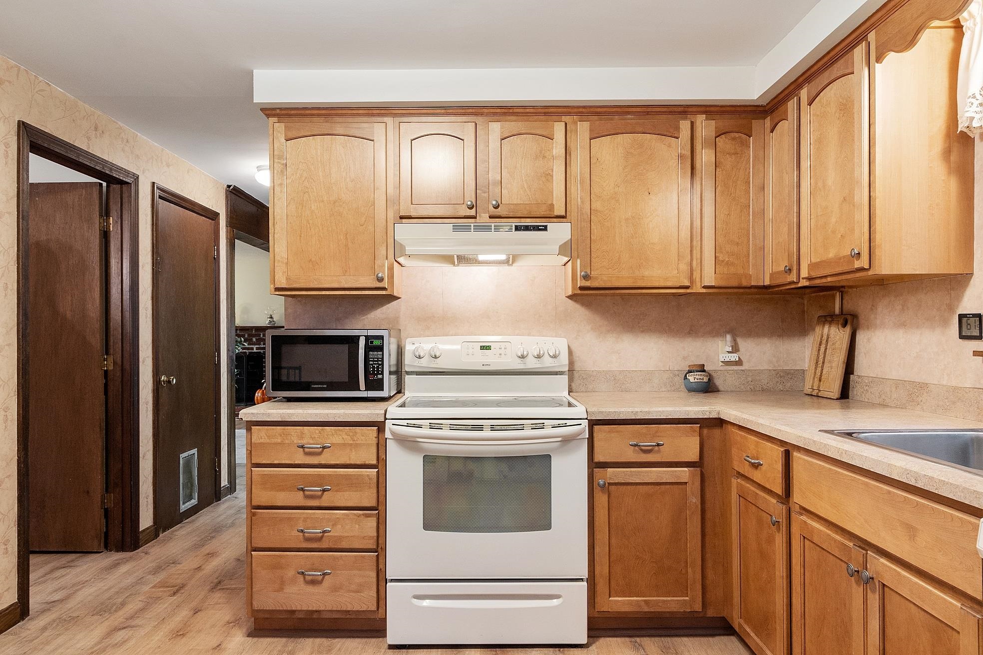 13 Gertrude Road Windham, NH 03087 - Photo 6 of 37