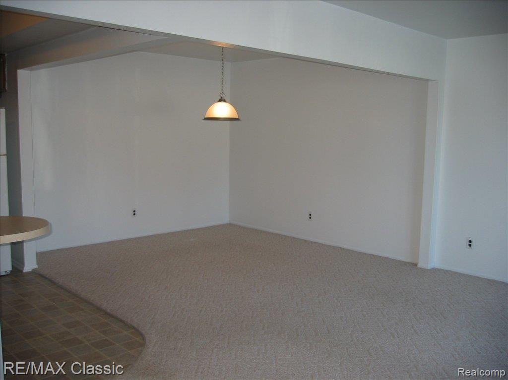 8688 Common Road Warren, MI 48093 - Photo 4 of 7 Diningroom