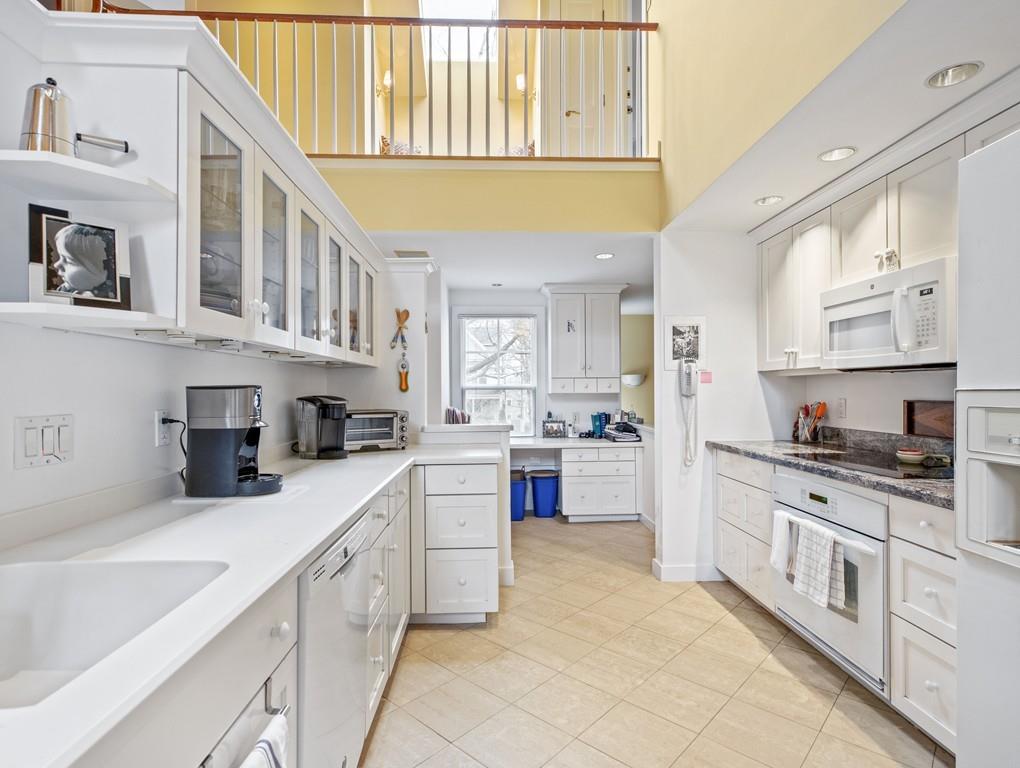 17 Bertwell Road Lexington, MA 02420 - Photo 8 of 28