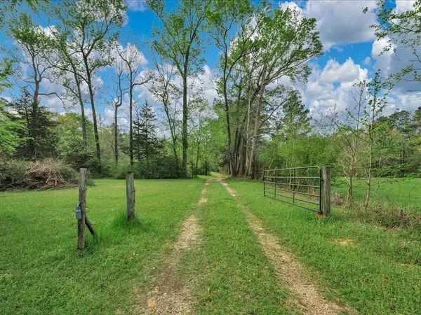 $399,900 | 235 County Barn Road, Lufkin, TX 75904