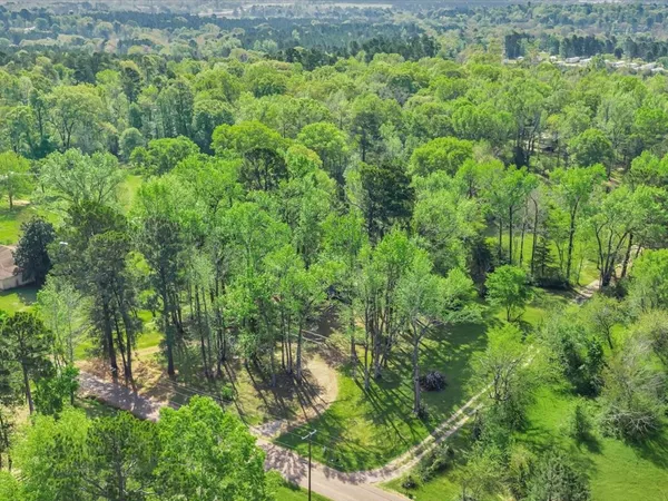 $399,900 | 235 County Barn Road, Lufkin, TX 75904