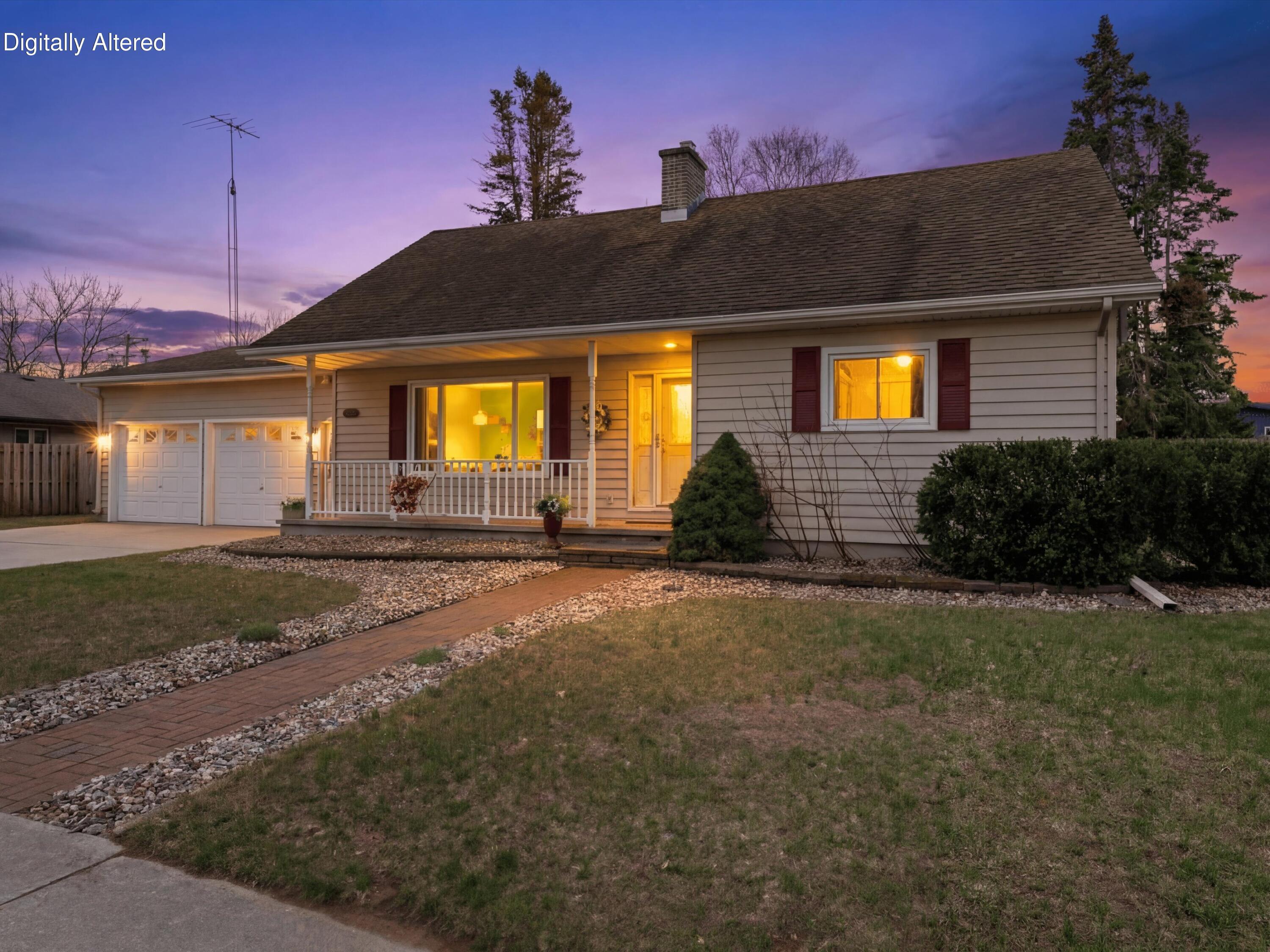 2511 36th Place Two Rivers, WI 54241 - Photo 2 of 26 2-001_DSC09510