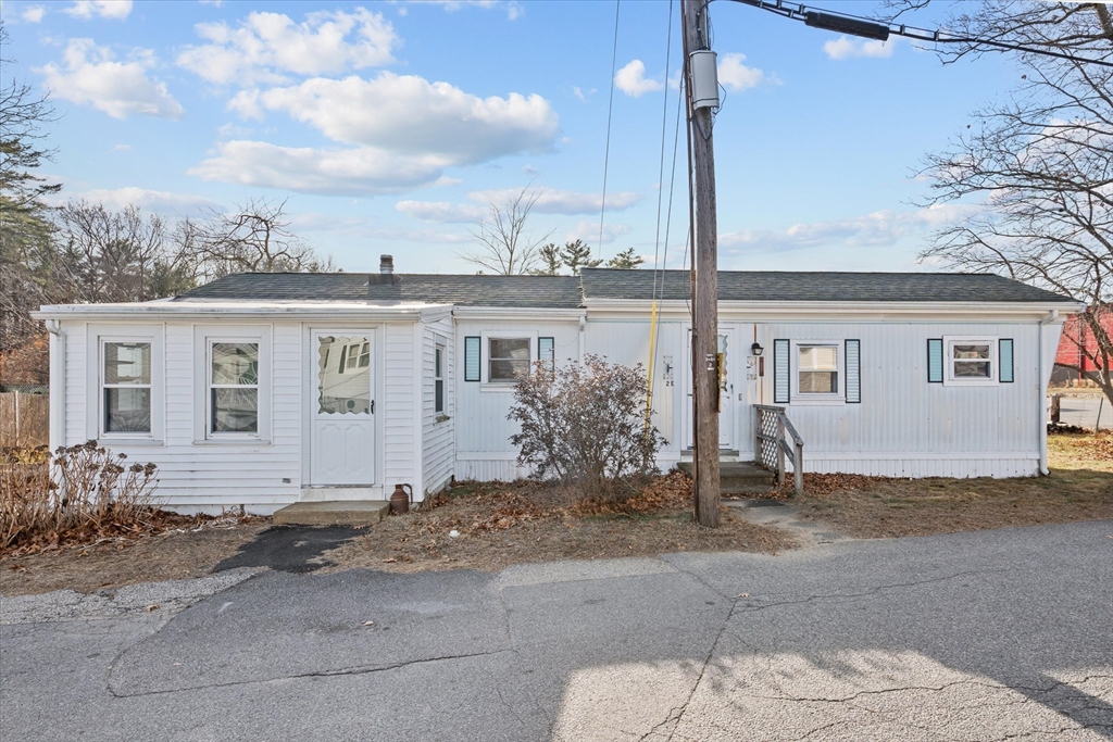 194 Lafayette Road, Unit 2E Salisbury, MA 01952 - Photo 1 of 23 front view of a house