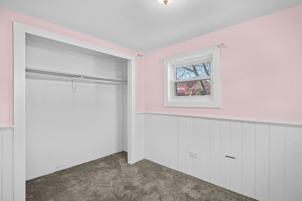 194 Lafayette Road, Unit 2E Salisbury, MA 01952 - Photo 12 of 23 a view of an empty room with closet