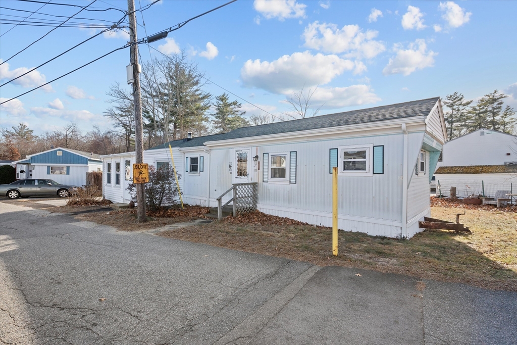 194 Lafayette Road, Unit 2E Salisbury, MA 01952 - Photo 23 of 23 a view of a house with a patio