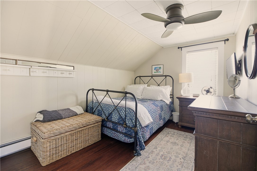 181 Center Avenue Middletown, RI 02842 - Photo 12 of 49