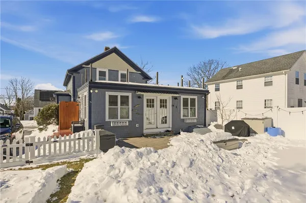 $1,155,000 | 181 Center Avenue, Middletown, RI 02842