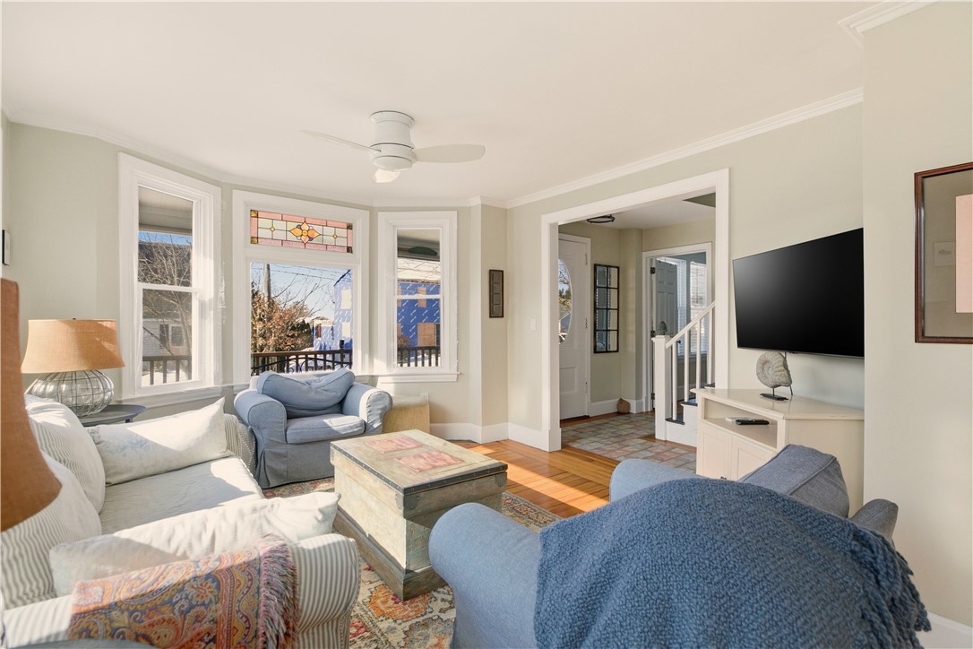 181 Center Avenue Middletown, RI 02842 - Photo 35 of 49