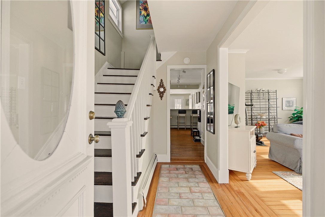 181 Center Avenue Middletown, RI 02842 - Photo 44 of 49 Front hallway entry.