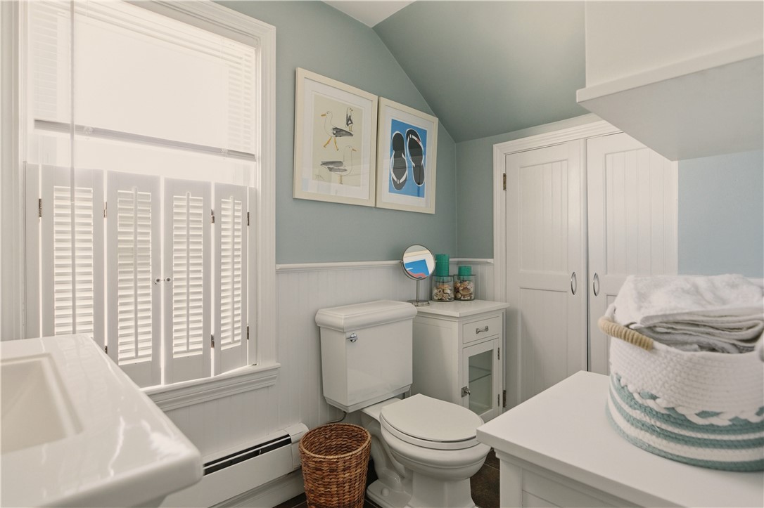 181 Center Avenue Middletown, RI 02842 - Photo 7 of 49 Full bath
