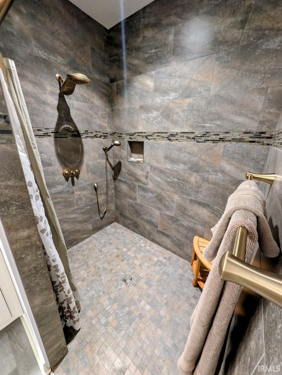 9344 Garman Road Leo, IN 46765 - Photo 18 of 36