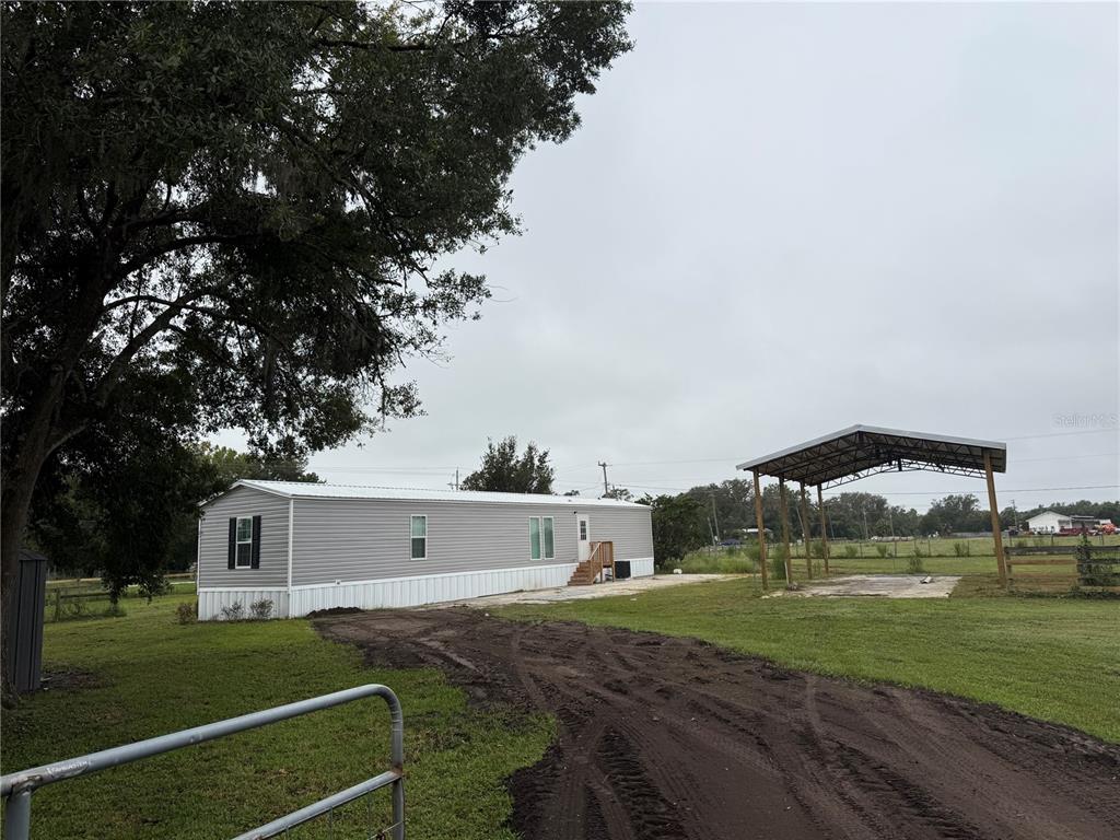 4901 North Vaughn Road Plant City, FL 33565 - Photo 4 of 32