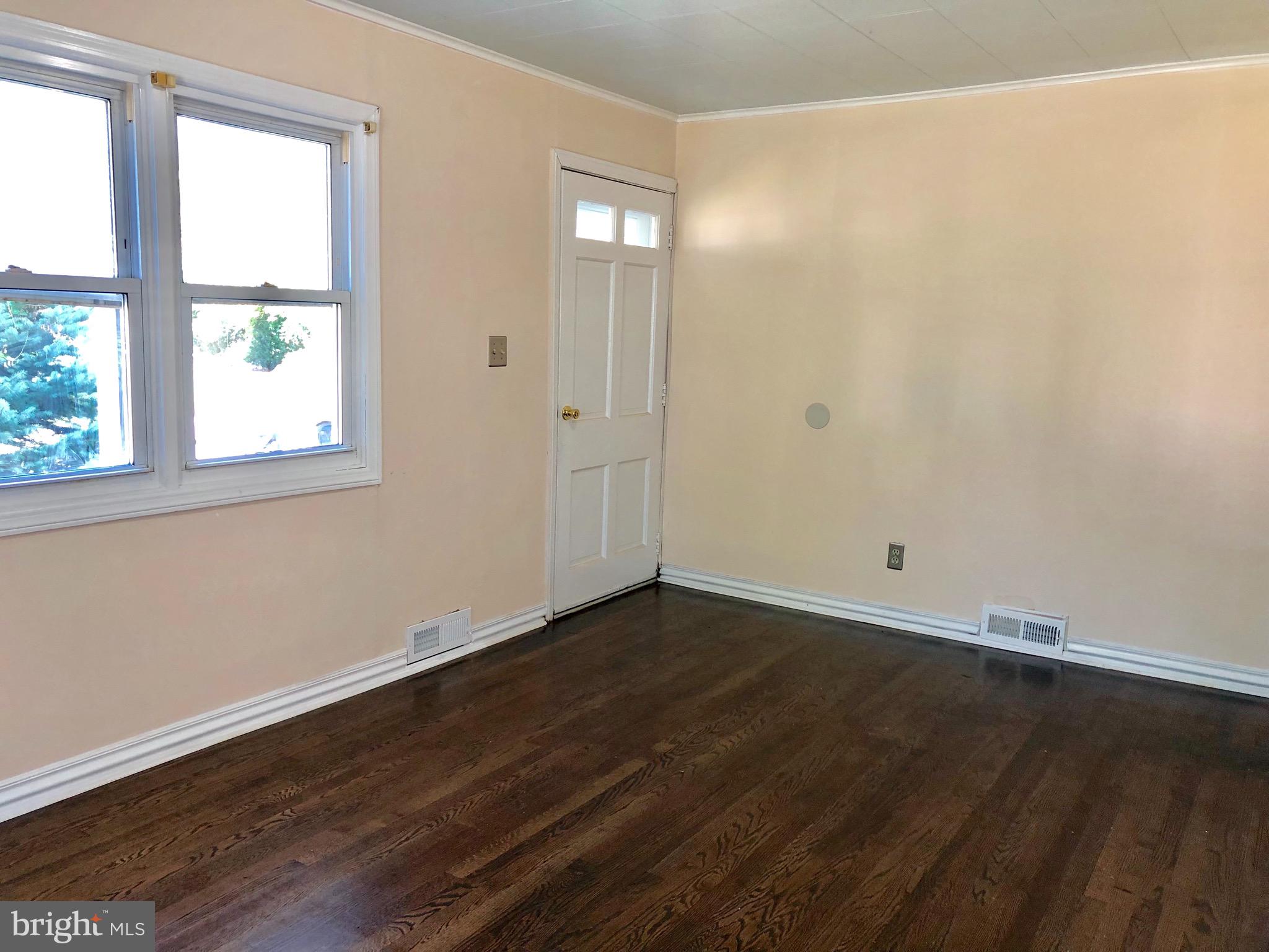 63 Collins Road Hamilton, NJ 08619 - Photo 4 of 13 Gallery Image 4